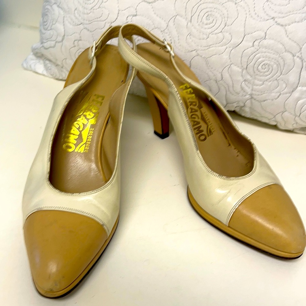 Salvatore Ferragamo 2 tone sling back heels 8.5B